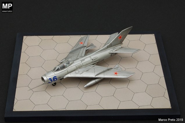 MiG19S_F01