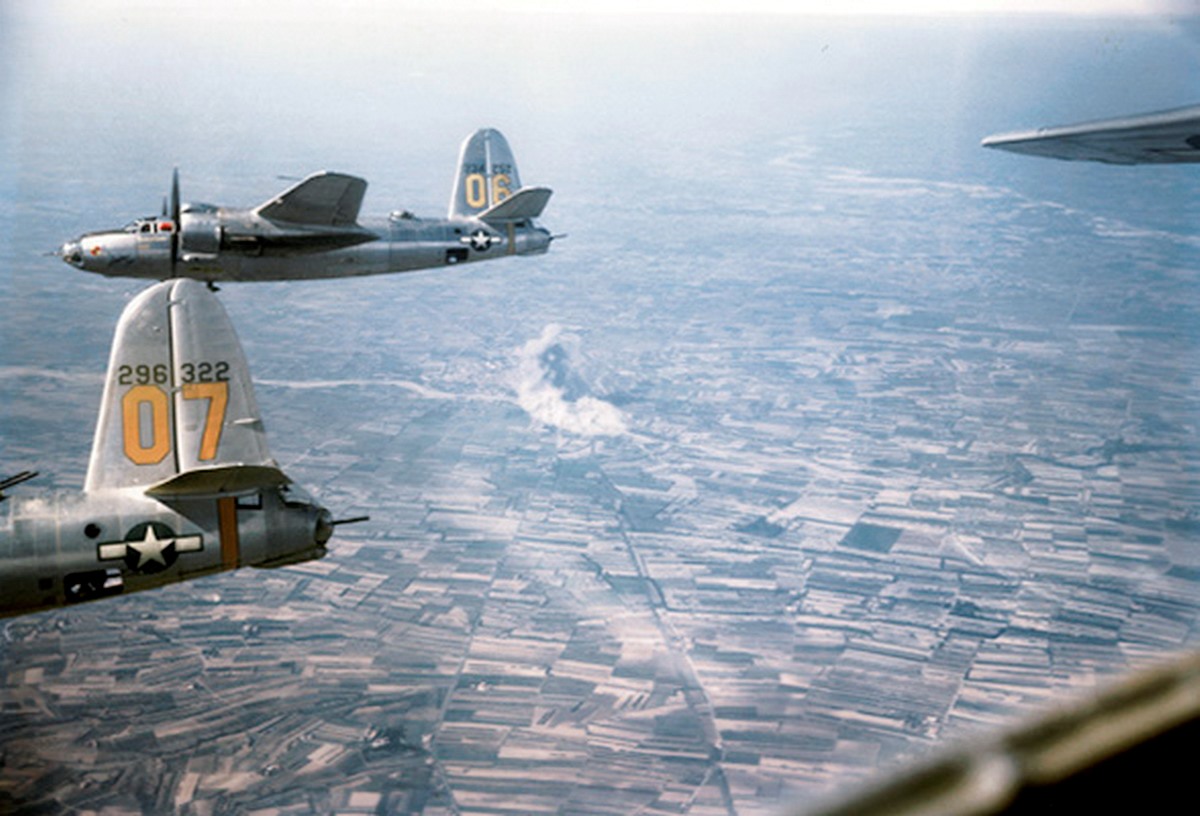 B26_04_42-96322_B-26F_320BG441BS